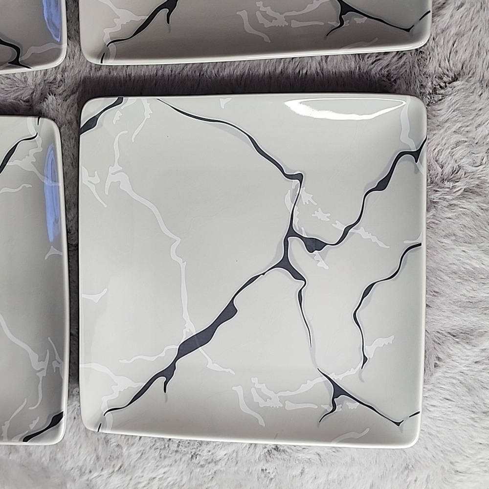 NIB Short Stories Gray Marble Pattern Set of 4 Square Plates